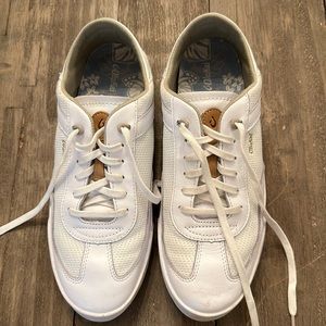 Olukai white sneaker 10